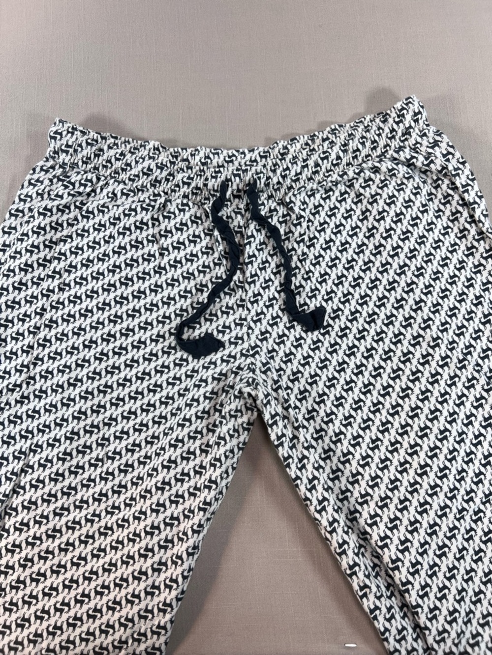 Victoria’s Secret Reindeer Print Pajama Pants - XS - Picture 4 of 11